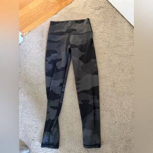 Aerie black camo leggings